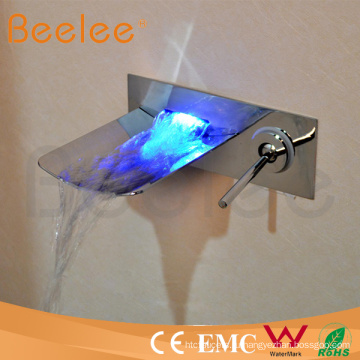 Новый стиль светодиодные водопад одной ручкой ванной в стену Кран Смеситель Питание от давления воды Qh0500wsf